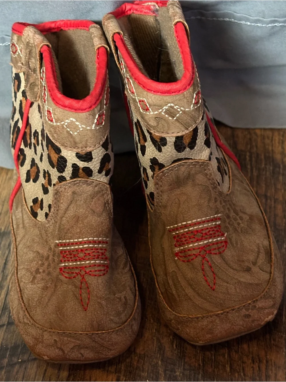 Twister animal print infant boots size 3
